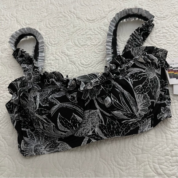 Time and True Bikini Top Size M (8-10) - Picture 3 of 6